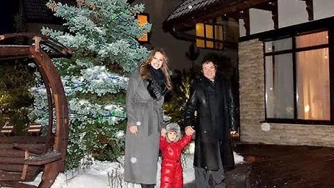 «Счастливый дачник!» - Дмитрий Дибров похвастался загородным особняком - ФОТО